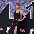 Vestido de alças assimétricas e fenda poderosa de Taylor Swift foi um dos mais elogiados no VMA 2023