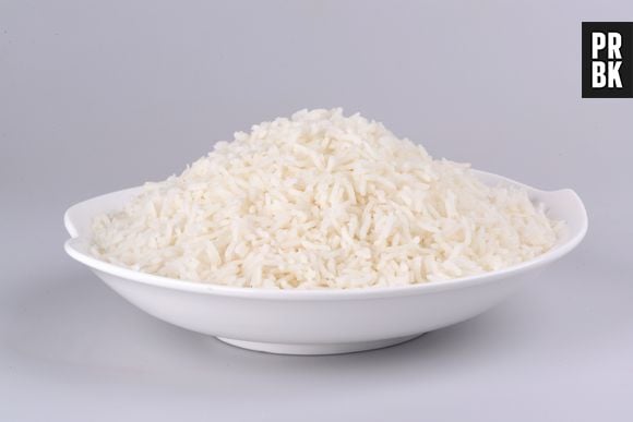 Fim do arroz requentado! Microbiologista explica por que não é recomendável comer arroz reaquecido