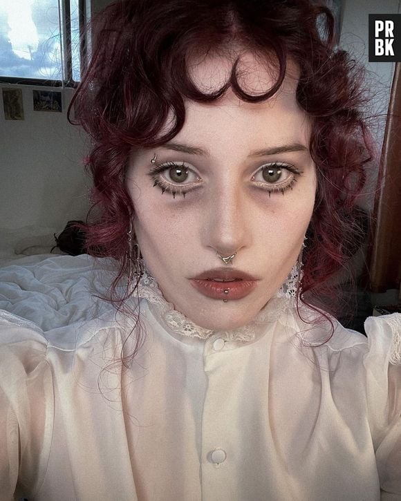 Uma make com uma vibe meio Tim Burton não tem como dar errado no Halloween