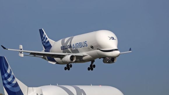 Beluga XL, o avião gigantesco em forma de baleia projetado para transportar partes de outros aviões