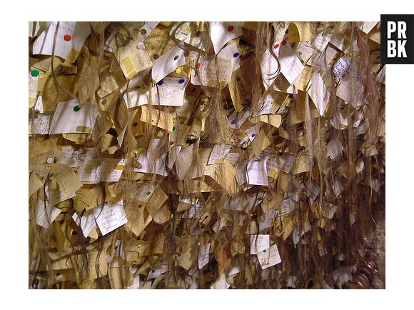 Cappadocia Hair Museum, ou o Museu do Cabelo. Ele possui mechas de Michael Jackson e outros celebridades! Fica na Turquia