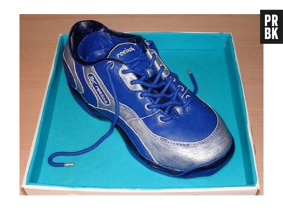 Espera, deixa eu calçar meu tênis... Não, espera, é um bolo!