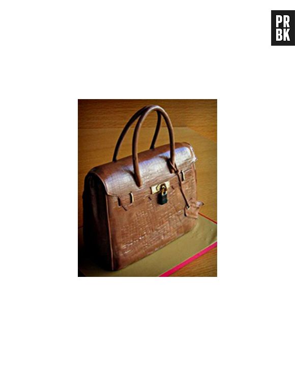 Que tal essa bolsa super estilosa como bolo? 