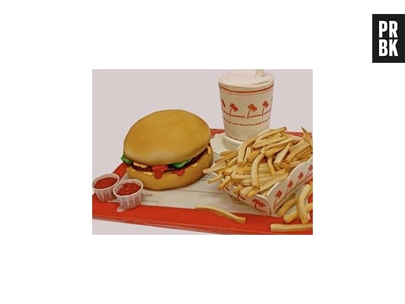 Batata frita e hambúrguer podem substituir o bolo de aniversário. Ou não!