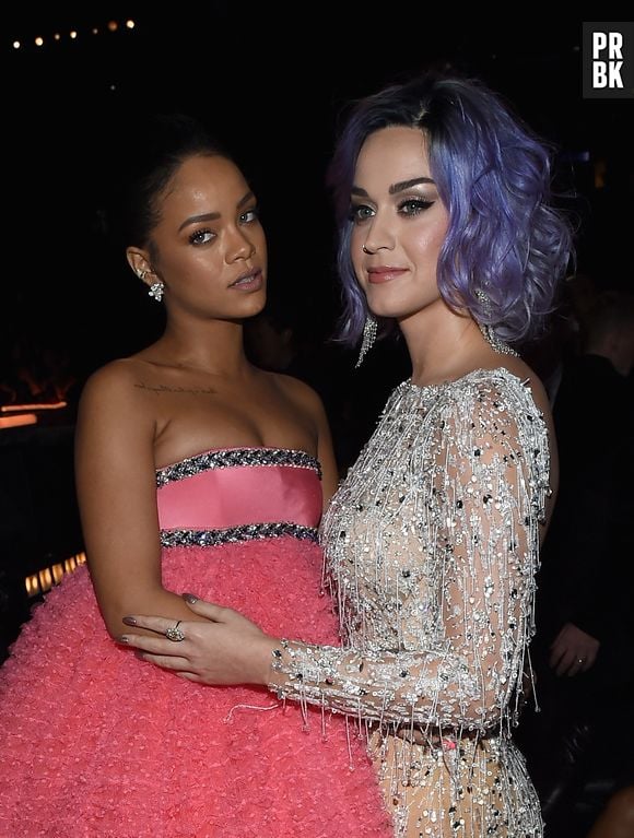 Rivais só nas premiações. Katy Perry e Rihanna na real são muito amigas!
