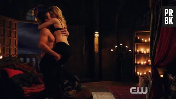 Em "Arrow", Oliver (Stephen Amell) e Felicity (Emily Bett Rickards) não resistem e passam a noite juntos