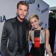  Miley Cyrus e Liam Hemsworth se conheceram nas grava&ccedil;&otilde;es de "The Last Song" e ficaram juntos durante quatro anos. No filme o casal teve final feliz, j&aacute; na vida real... 