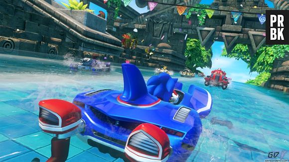 Em "Sonic & All Star Racing Transformed U" seu veículo se transforma para se adaptar à situação