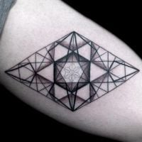 59 tattoos geométricas para você se inspirar e arrasar com um desenho dessa técnica!