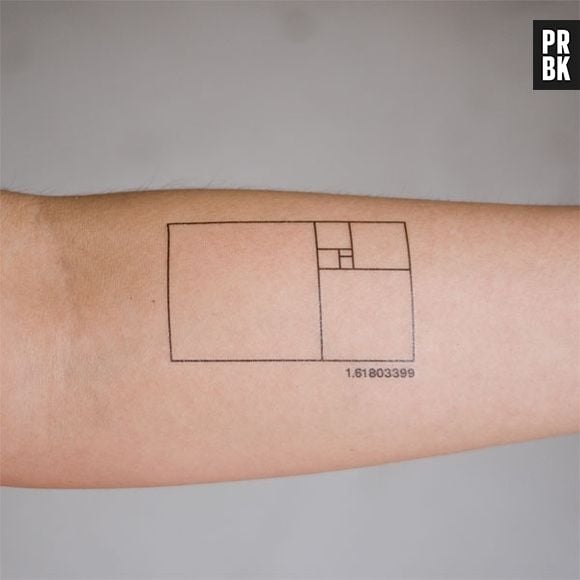 Tattoos geométricas são simples e bonitas