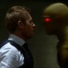 Em "The Flash", Eddie (Rick Cosnett) foi sequestrado pelo Flash Reverso (Tom Cavanagh) no final do episódio