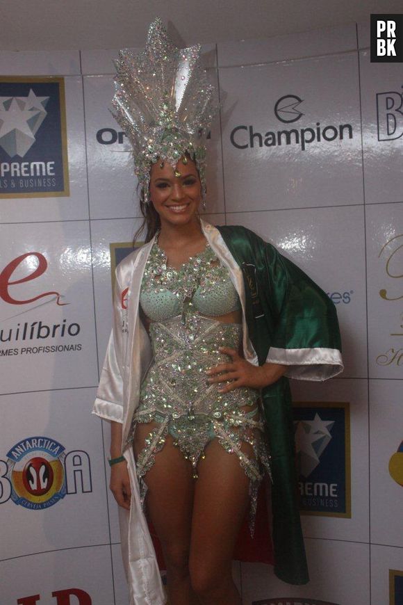 Tá lembrado?! Bruna Marquezine foi um dos destaques da escola de samba Grande Rio no Carnaval 2013