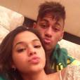 Quando não podiam se ver e estavam longe um do outro, Bruna Marquezine e Neymar trocavam carinho pelas redes sociais, com fotos fofas e declarações amorosas