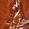  Antelope Canyon, EUA. imagine caminhar no meio dessas pedras?! 
