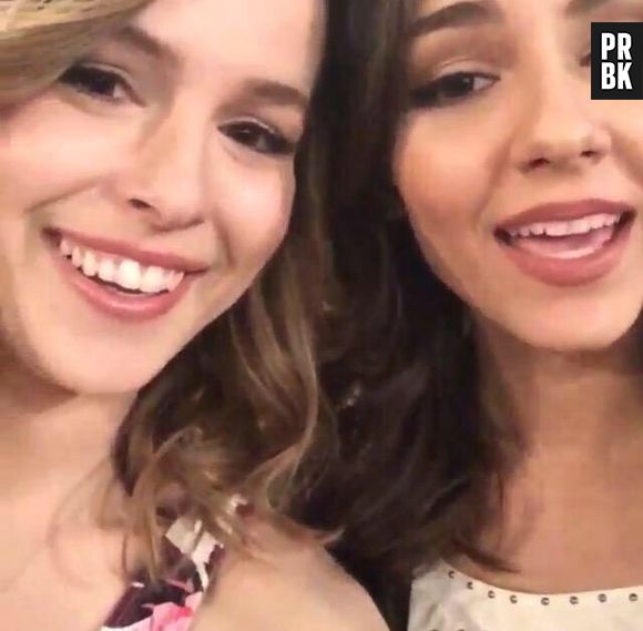 Bridgit Mendler e Victoria Justice cantaram em "Undateable"