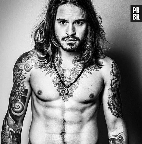 Kim Lírio segue carreira solo após o fim do "The Voice Brasil"