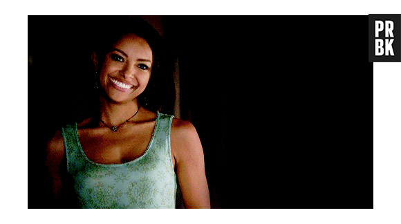 Em "The Vampire Diaries", Elena (Nina Dobrev) sempre mantém seus amigos perto