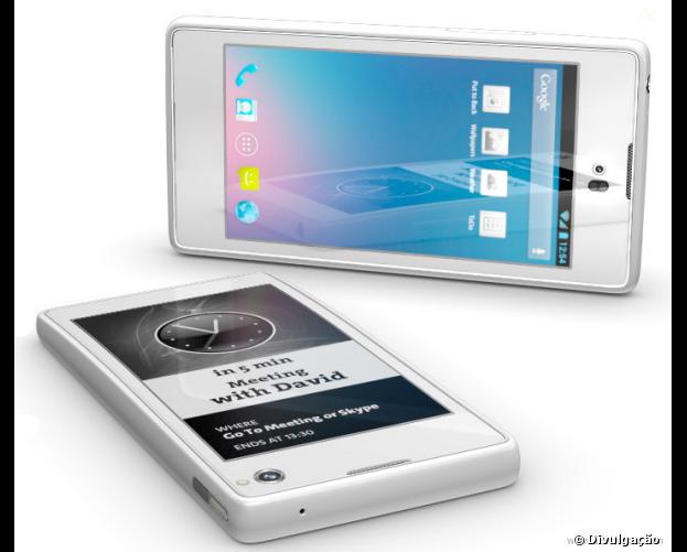 Yotaphone, primeiro smartphone russo, tem duas telas touch