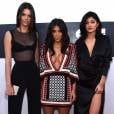  Ap&oacute;s apari&ccedil;&atilde;o de Caitlyn Jenner, as filhas Kim Kardashian, Kendall e Kylie Jenner demonstram apoio nas redes sociais 