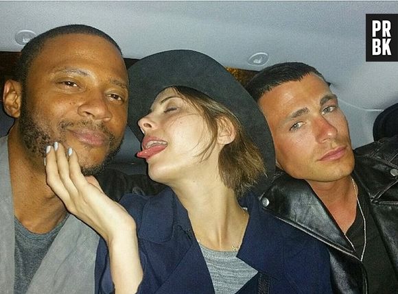 De "Arrow": Willa Holland (Thea), Colton Haynes (Roy) e David Ramsey (John) também sabem se divertir!