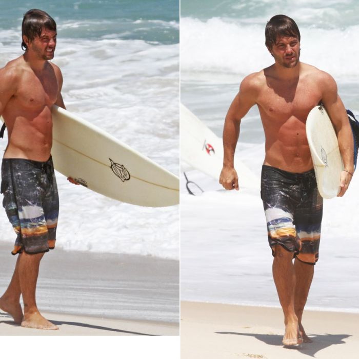 O ator Kayky Brito também adora surfar e de quebra ainda esbanja boa forma nas praias cariocas