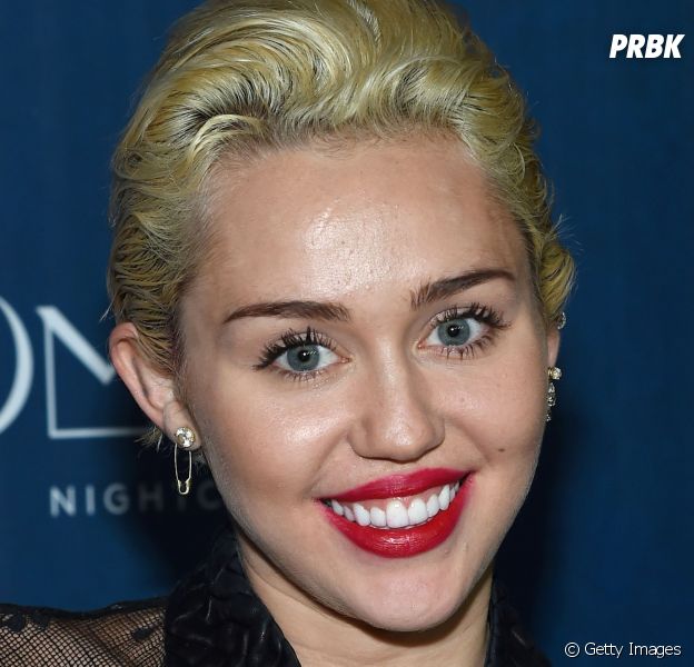 Miley Cyrus fala sobre falta de companheirismo no mundo do pop