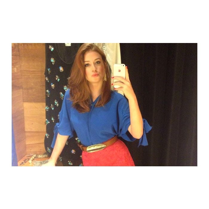  Marina Ruy Barbosa ama selfies e vive mostrando seu look do dia nas redes sociais. Canceriana estilosa! 