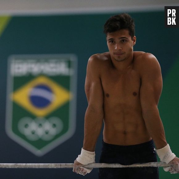 Petrix Barbosa tem 23 anos, seu principal aparelho é a barra fixa