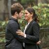 Mari (Bruna Marquezine) é apaixonada por Benjamin (Maurício Destri), o enteado de Gabo (Henri Castelli) em "I Love Paraisópolis"
