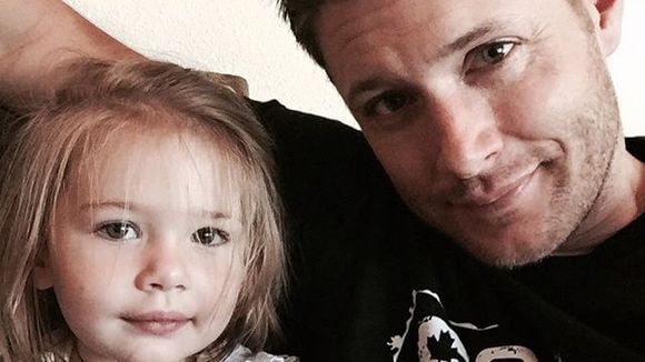 Jensen Ackles, o Dean de "Supernatural", se rende ao Instagram e estreia com foto super fofa