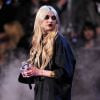 Taylor Momsen sempre teve um estilo mais dark e usa tons escuros nas roupas, como toda boa gótica suave
 