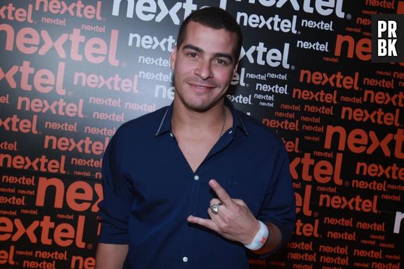 Thiago Martins é só elogios à novela "Babilônia"