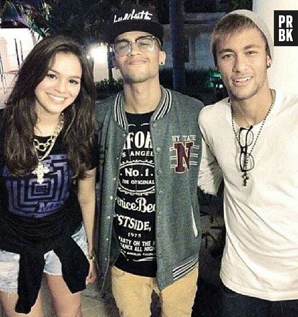 Em uma social feita na Barra da Tijuca, Zona Oeste do Rio, na última sexta-feira (20), Bruna Marquezine e Neymar aparecem pela primeira vez juntos depois de polêmicas de traição