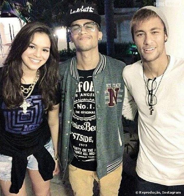 Em uma social feita na Barra da Tijuca, Zona Oeste do Rio, na última sexta-feira (20), Bruna Marquezine e Neymar aparecem pela primeira vez juntos depois de polêmicas de traição