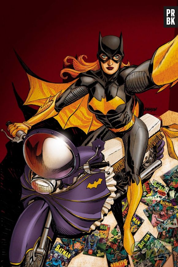 Batgirl antes de sair de casa para combater o crime