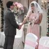 Em "The Big Bang Theory": primeiras fotos do casamento de Penny (Kaley Cuoc) e Leonard (Johnny Galecki) são divulgadas!