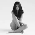 Selena Gomez sensualizando quase pelada na capa do seu próximo álbum "Revival"