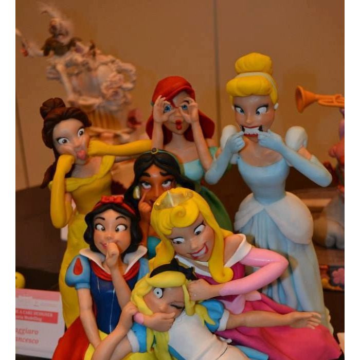 As Princesas da Disney e o melhor bolo de todos!