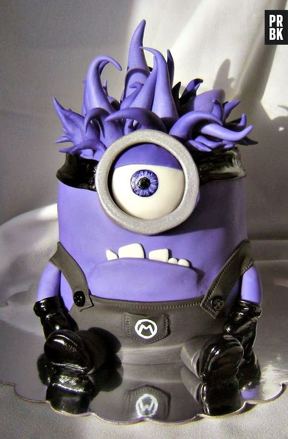O que falar desse bolo de Minion gótico?