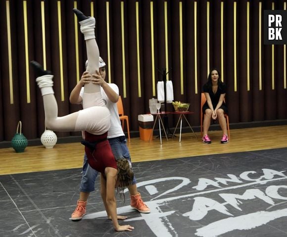 Bruna Marquezine assistiu aos ensaios de Luana, sua irmã mais nova