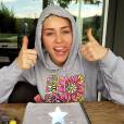 Miley Cyrus lançou a instituição Happy Hippie Foundation para dar apoio a jovens LGBT, sem-teto e outras populações vulneráveis