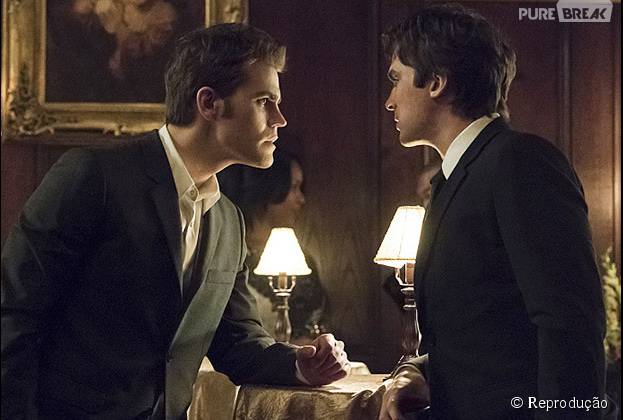 Em "The Vampire Diaries": Stefan (Paul Wesley) e Damon (Ian Somerhalder) enfrentam vários problemas!