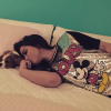 Anitta é uma fofa, né? Mais fofa ainda com seu cão e deitada na cama!