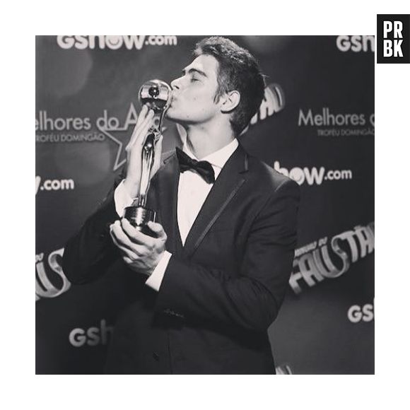 Rafael Vitti, ex-"Malhação", faturou o prêmio de Ator Revelação em premiação do "Domingão do Faustão", na Globo, e se orgulha de ter a oportunidade de falar com os jovens