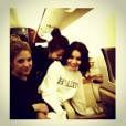 Selena Gomez diz que sente falta de Ashley Benson e Vanessa Hudgens, com quem estrelou "Spring Breakers - Garotas Perigosas"