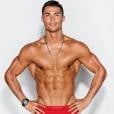 Cristiando Ronaldo exibiu seu físico para um ensaio da GQ