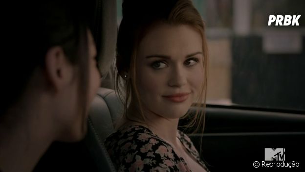 Em "Teen Wolf", Lydia (Holland Roden) retorna fashion da Eichen House!