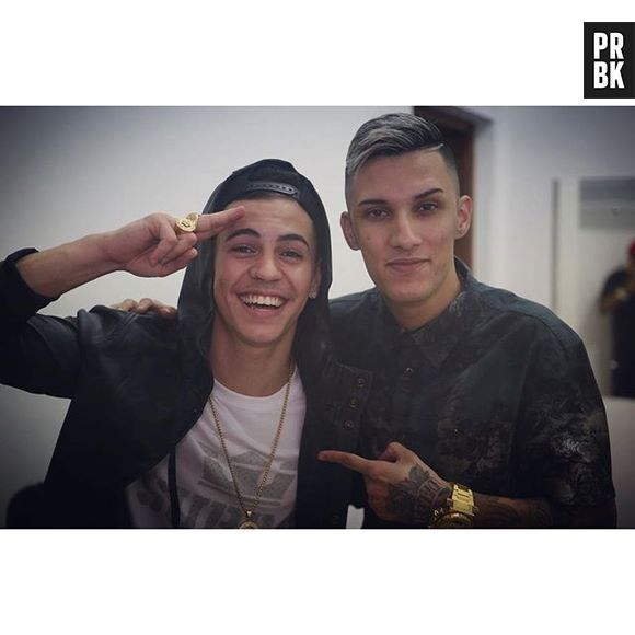 Biel posa com MC Leo da Baixada em seu show de aniversário