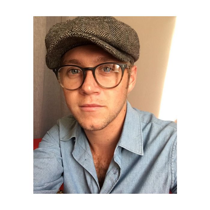 Niall Horan, do One Direction, ainda encontra tempo para esbanjar estilo com suas selfies no Instagram