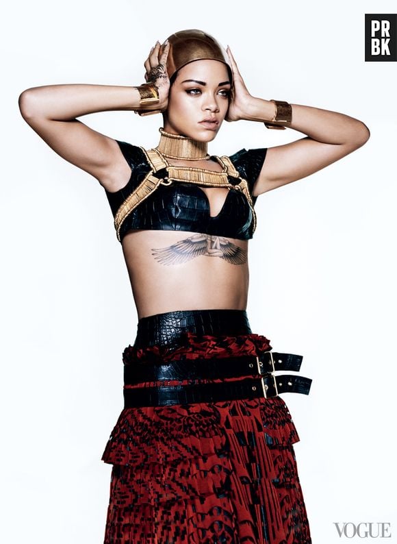 As tatuagens de Rihanna ficaram bem em evidência